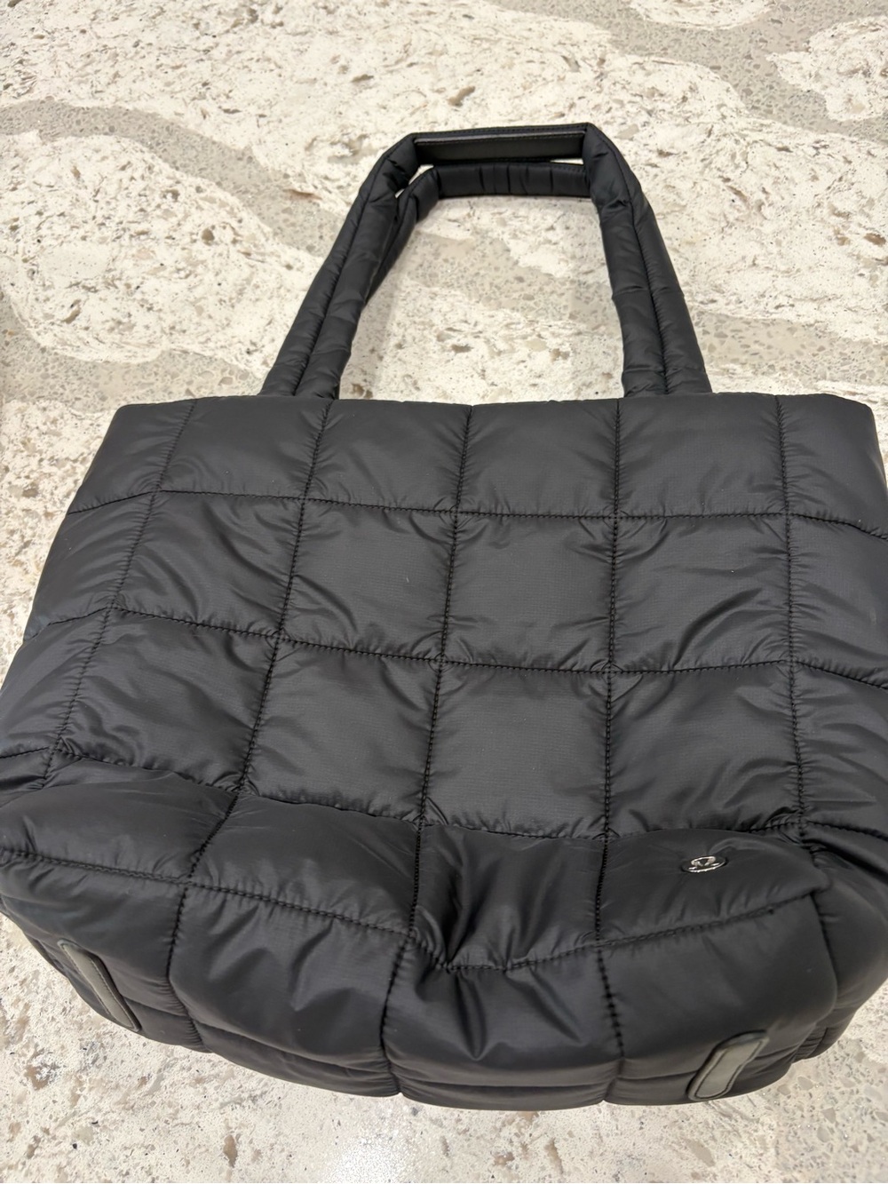 Lululemon 12L tote